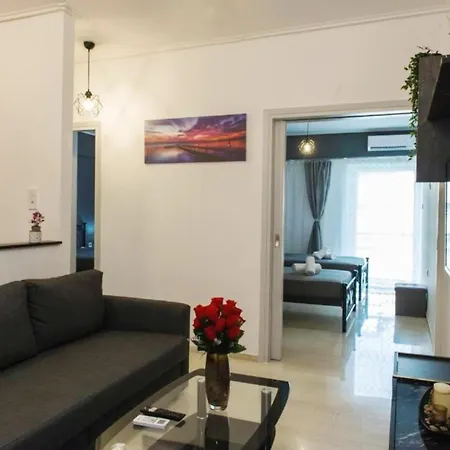 Dimitrioszoi's House Апартаменты Каламата